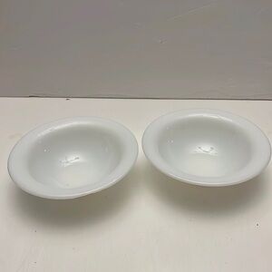 Vintage Pyrex 6 Inch Lipped cereal Bowls